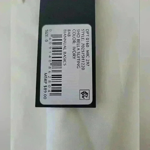 NWT Belted Shorts by Gianni Bini - Picture 2 of 2